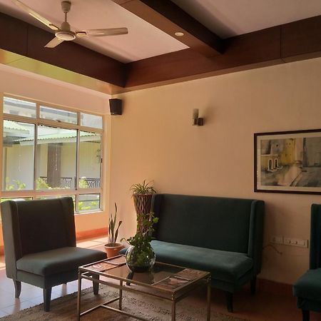 Polo Tura Hotel Ngoại thất bức ảnh
