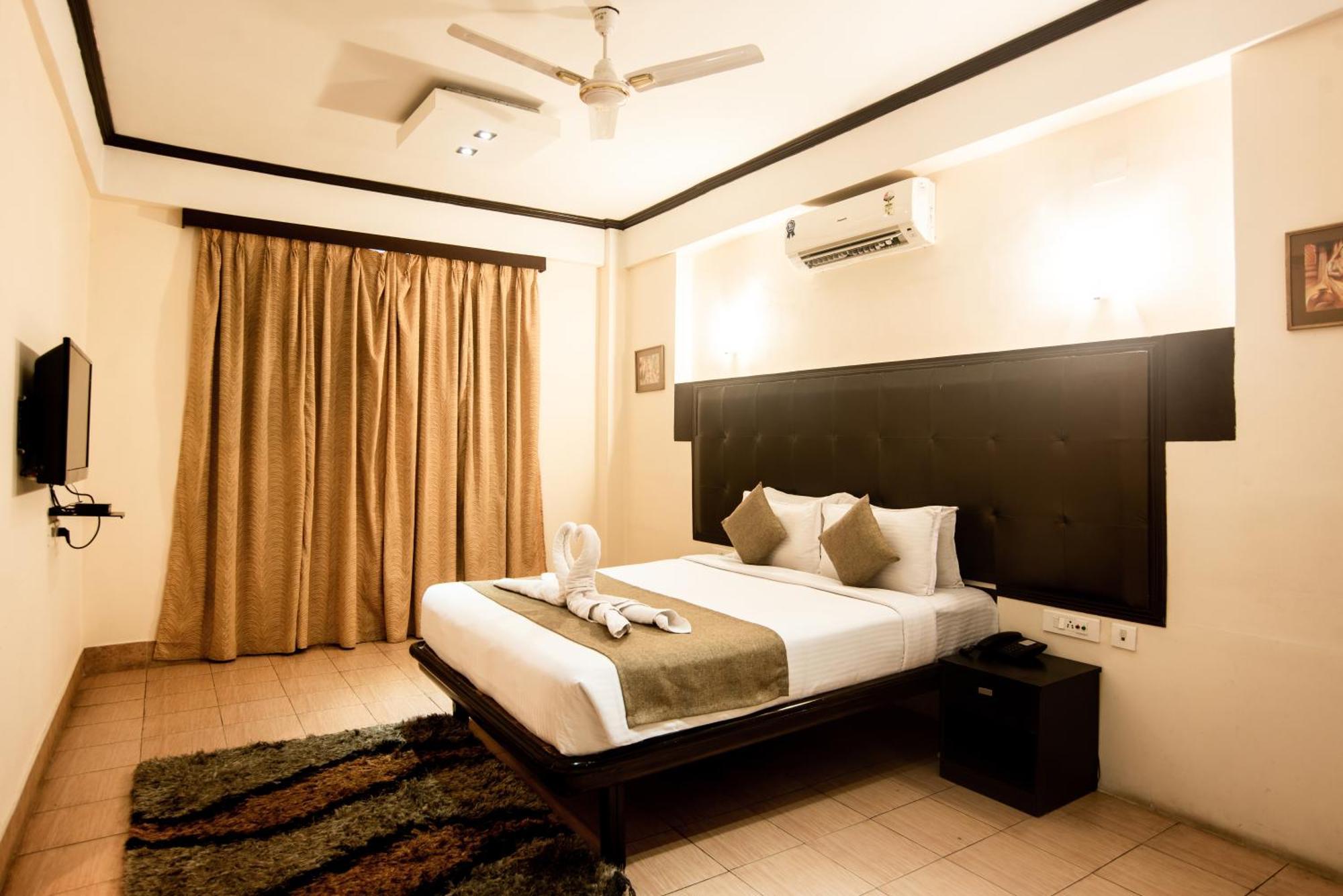 Polo Tura Hotel Ngoại thất bức ảnh