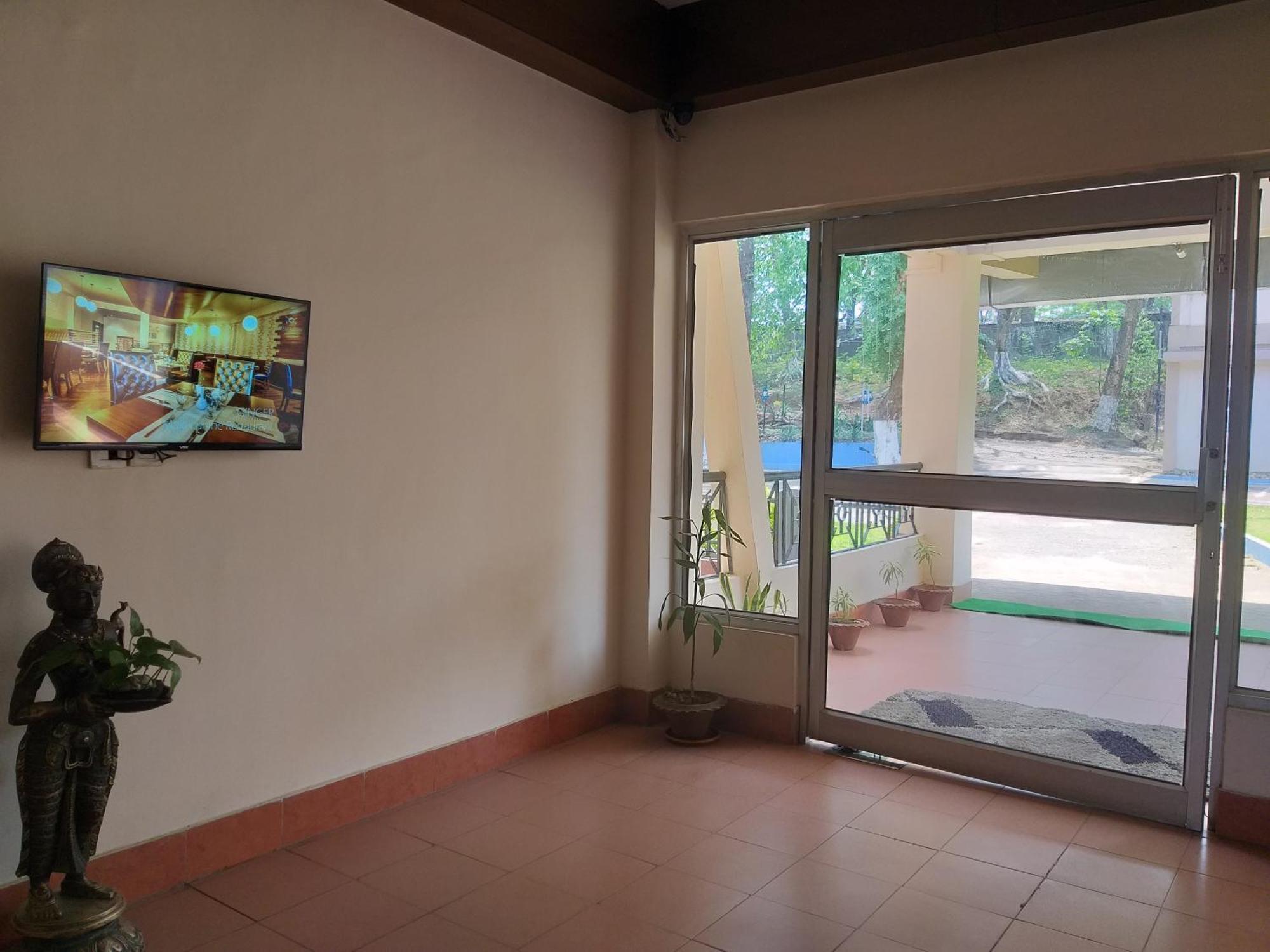 Polo Tura Hotel Ngoại thất bức ảnh