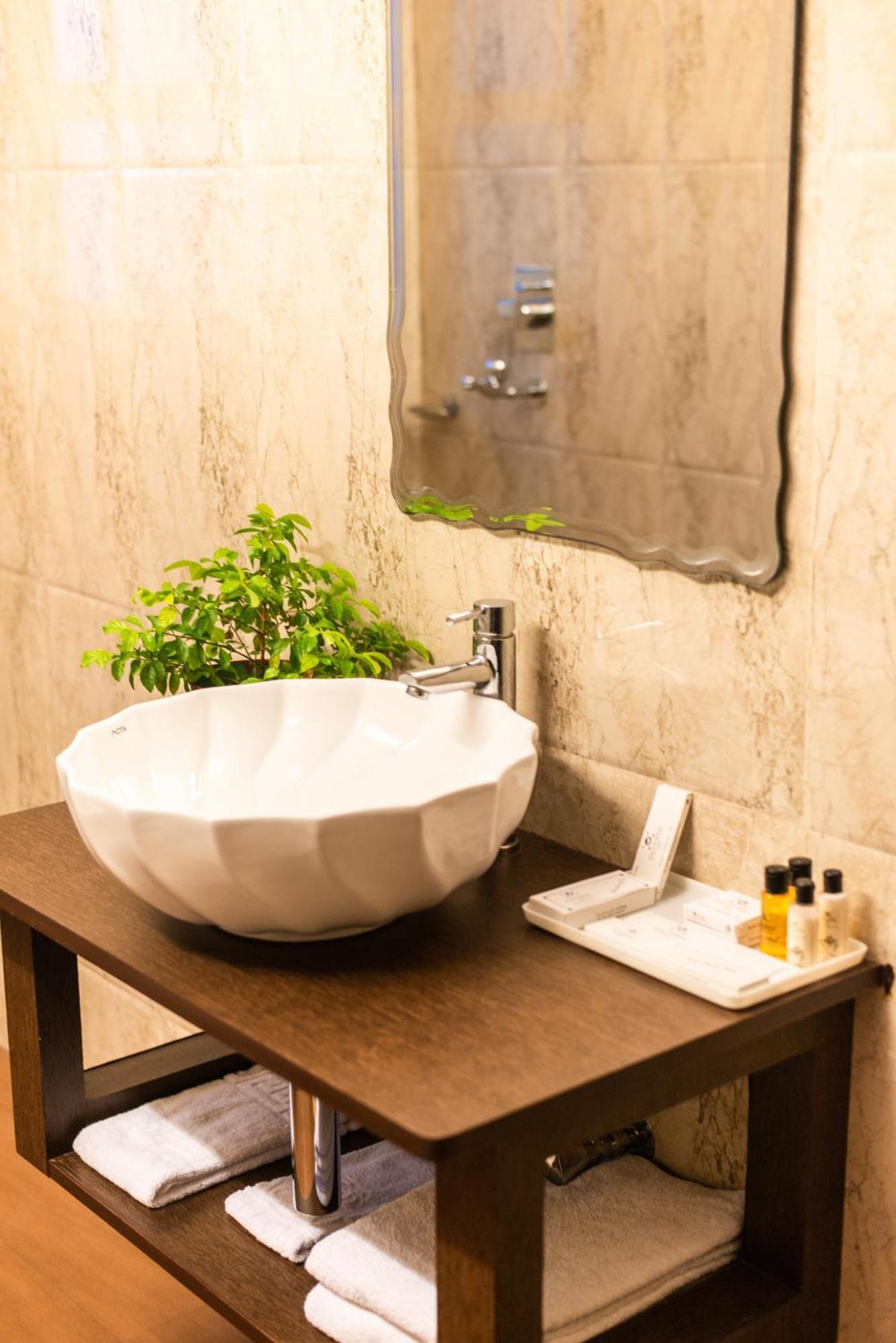 Polo Tura Hotel Ngoại thất bức ảnh