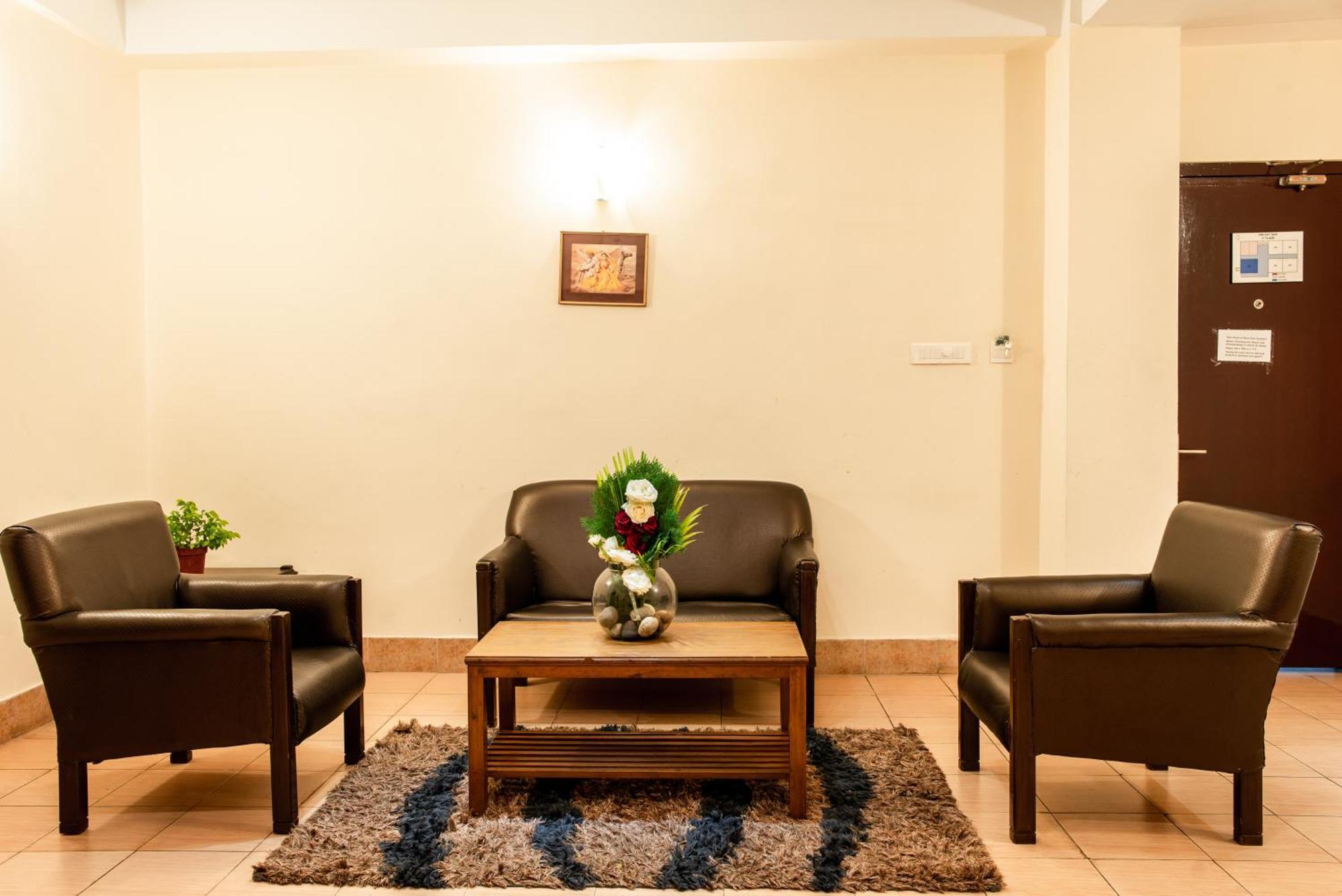 Polo Tura Hotel Ngoại thất bức ảnh