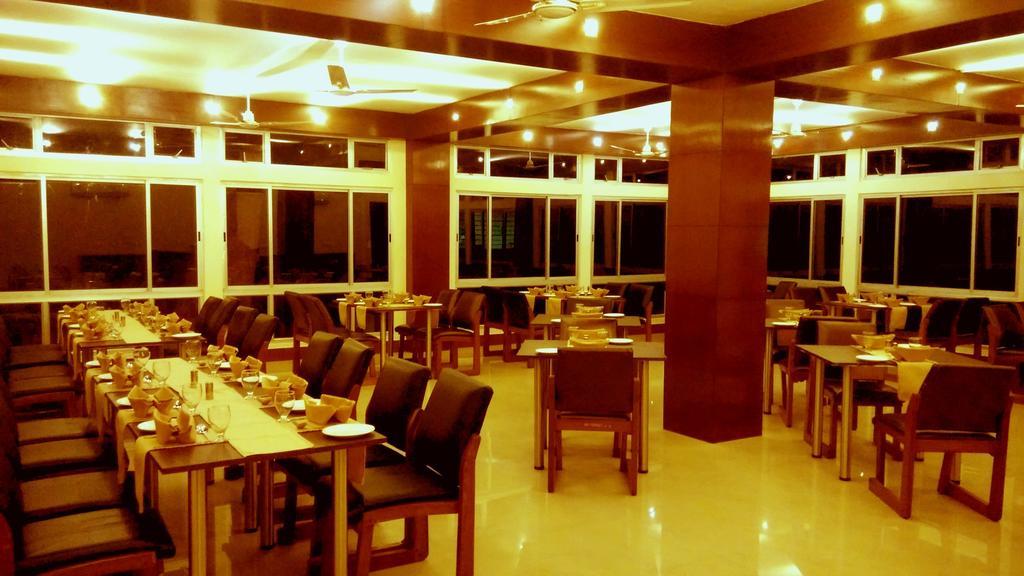 Polo Tura Hotel Ngoại thất bức ảnh