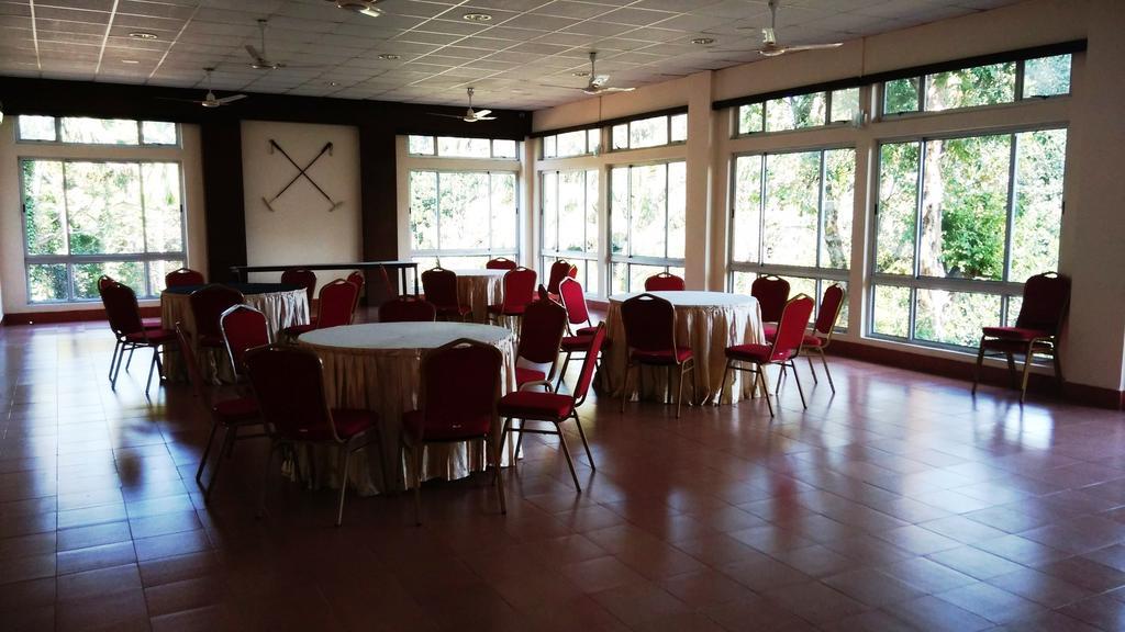 Polo Tura Hotel Ngoại thất bức ảnh